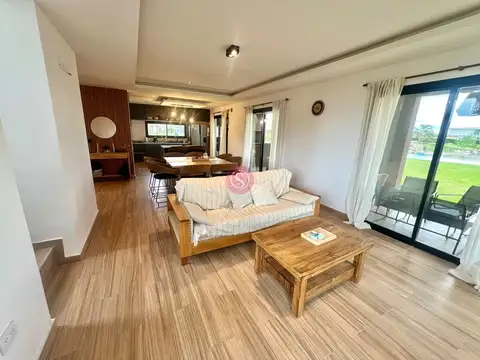 Casa Monoambiente con 2 baños