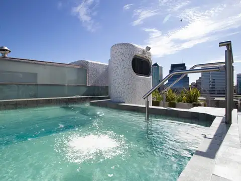 Olga Cossettini 100, Piso 8