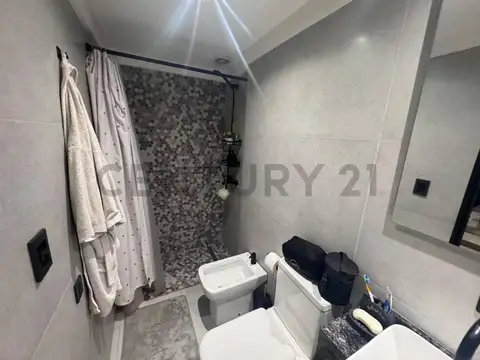 VENTA MONOAMBIENTE GRANDE EN PB CON PARQUE Y PARRILLA, Parque Leloir