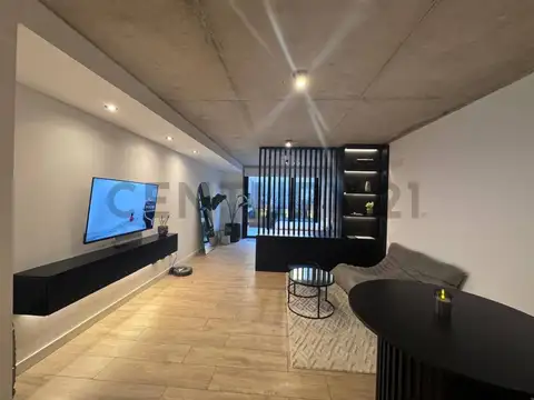 VENTA MONOAMBIENTE GRANDE EN PB CON PARQUE Y PARRILLA, Parque Leloir