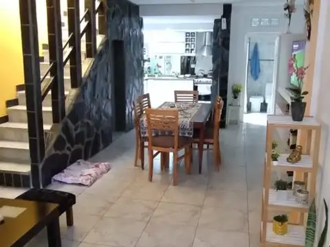 Casa 3 ambientes con 2 baños