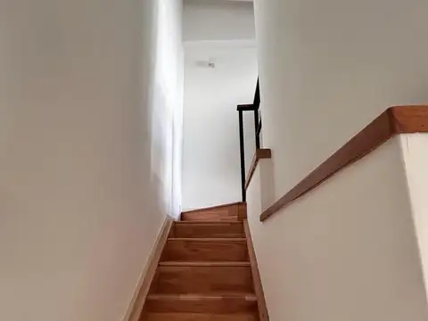 Depto Tipo Casa en Venta 5 años