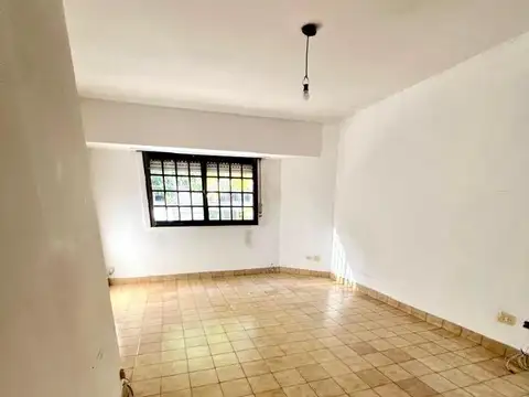 Maestro Angel D´elia 900, Piso 1