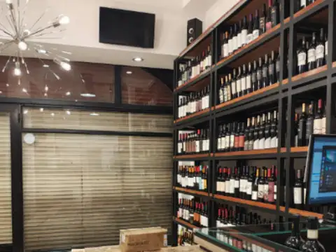 Local comercial en Recoleta de 130 m2 en excelente estado con sótano