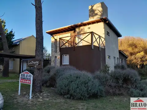 Casa en venta c/ cochera en Mar Azul