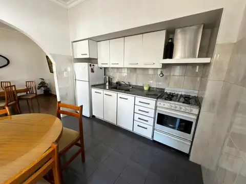 Casa 5 ambientes con 2 baños