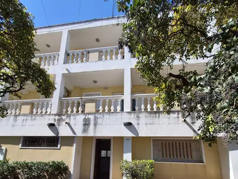 Departamento en Alquiler  1 Dormitorio - Amplio con Patio  B Alto Verde