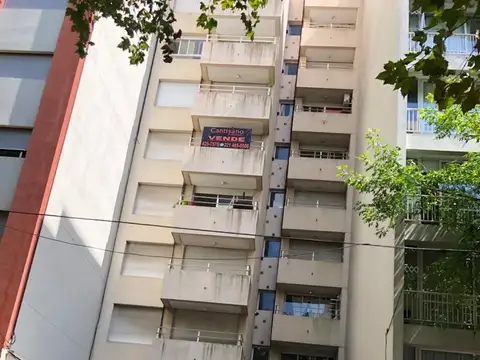 Excelente departamento con balcon