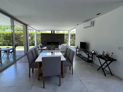 Casa en Alquiler de 4 dormitorios