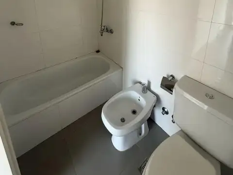 Departamento al frente en alquiler tipo dúplex