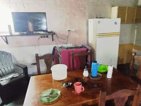 Casa 6 ambientes con 2 baños