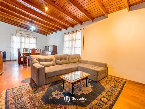 Casa 6 ambientes con 2 baños