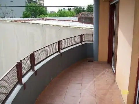 EXCELENTE DEPTO 2 AMB. DE 55 MTS. SOBRE PTE. PERON 1900 APTO PROFESIONAL