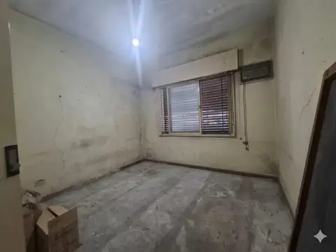 CASA 4 AMBIENTES C/GARAGE - FONDO-GALPON