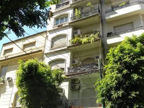 Alquilo: Recoleta: Arenales 2000: P. Baja. Solo Uso/prof. Frente. Entrada indepte. Ideal consultorio