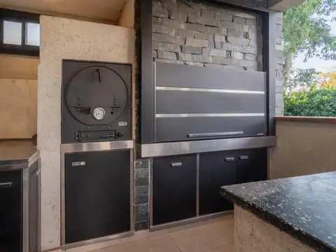 Casa 7 ambientes con 3 baños