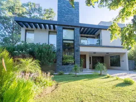 Casa 3 dormitorios en Country Los Molinos