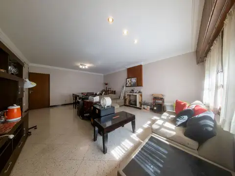 Avenida Uruguay 1100