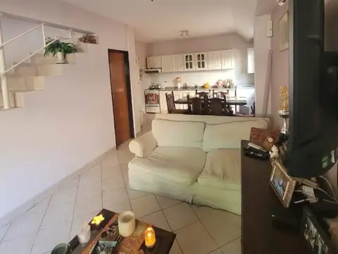 Duplex con garage - Sin expensas en San Isidro