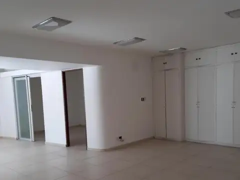 Excelentes oficinas a estrenar. Muy luminosas.