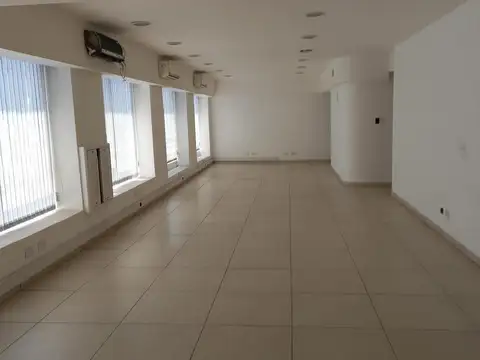 Oficina en Alquiler 40 años