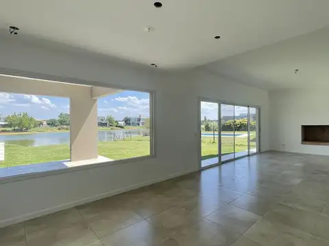 Casa en Venta en El Canton - Norte, USD 340.000