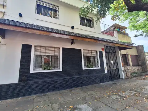 VENTA CASA 7 AMBIENTES EN VERSALLES