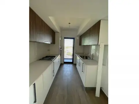 Av. Caseros 242 , Piso 5