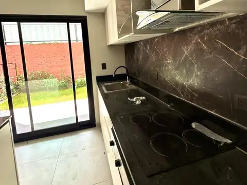 Departamento en Alquiler con 1 cocheras