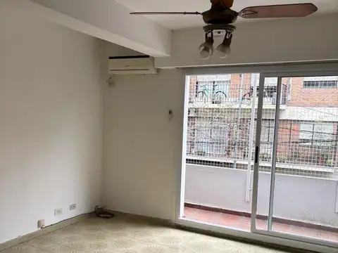 Alquiler Dpto 3 ambientes un piso por escalera Florida Mitre  SIN EXPENSAS