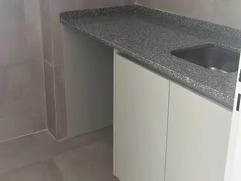 VENTA  Depto. 3 dormitorios. (Uno en suite.) c/ cochera y Baulera - Neuquén Cap.