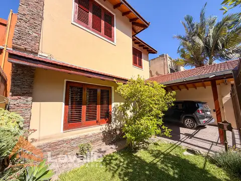Casa en Venta en Berazategui, USD 230.000