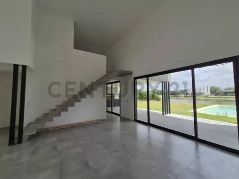 Casa 6 ambientes con 3 baños