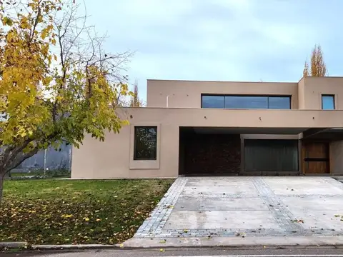 CASA EN VENTA LA VACHERIE MAIPU MENDOZA