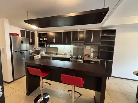 Departamento 6 ambientes con 2 baños
