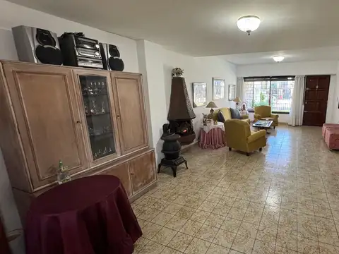 Depto Tipo Casa en Venta de 4 dormitorios