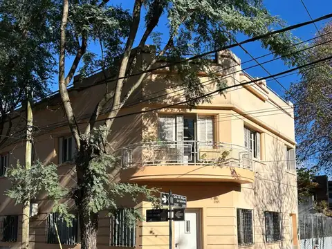 PH 5 Amb. Planta Baja C/patio y Cochera. - Fray Justo Sarmiento 798, Florida