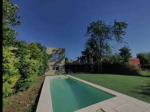 Casa  en Alquiler en Santa Guadalupe, Pilar del Este, Pilar