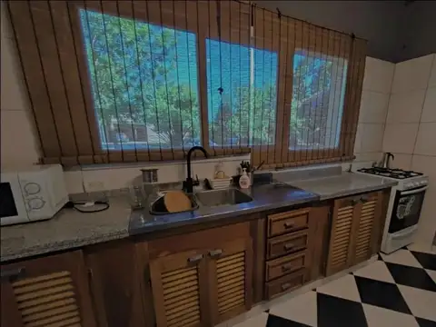 Casa en Alquiler con 1 cochera