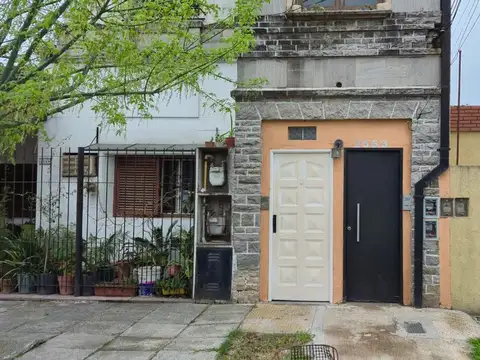 Depto Tipo Casa en Venta 26 años