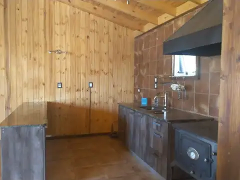 Venta de CASA 260M2 PRINSIPAL Y CASA DE HUSPEDES  en Dina Huapi,
