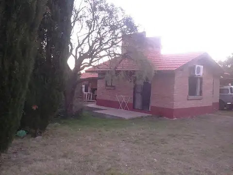 Edificio Comercial en venta - 4 Chalets - 2.500Mts2 - San Luis