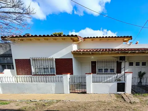 Venta casa Morón. 3 ambientes