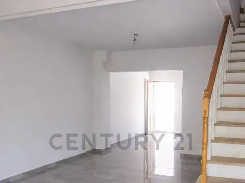 Impecable Triplex 5 Ambientes con Playroom y Cochera en Ubicación Estratégica – Florida Oeste