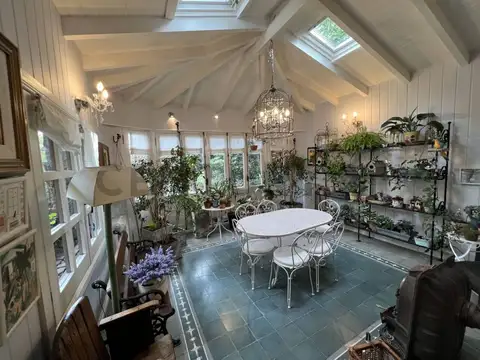 Casa 7 ambientes con 5 baños