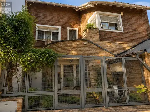 VENTA CASA SOBRE LOTE PROPIO 300m2 | 3 DORMITORIOS | JARDÍN Y PILETA | COCHERA | FLORIDA ESTE
