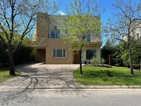 Casa en Alquiler de 5 dormitorios