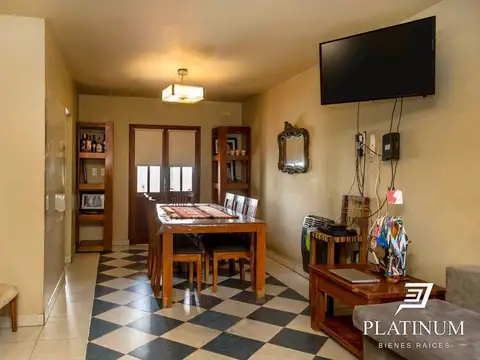 Casa 4 ambientes con 2 baños