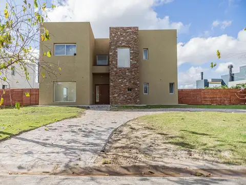Casa en Alquiler en El Canton - Norte, USD 1.800