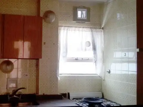 Departamento en Alquiler en Parque Chacabuco, $ 840.000